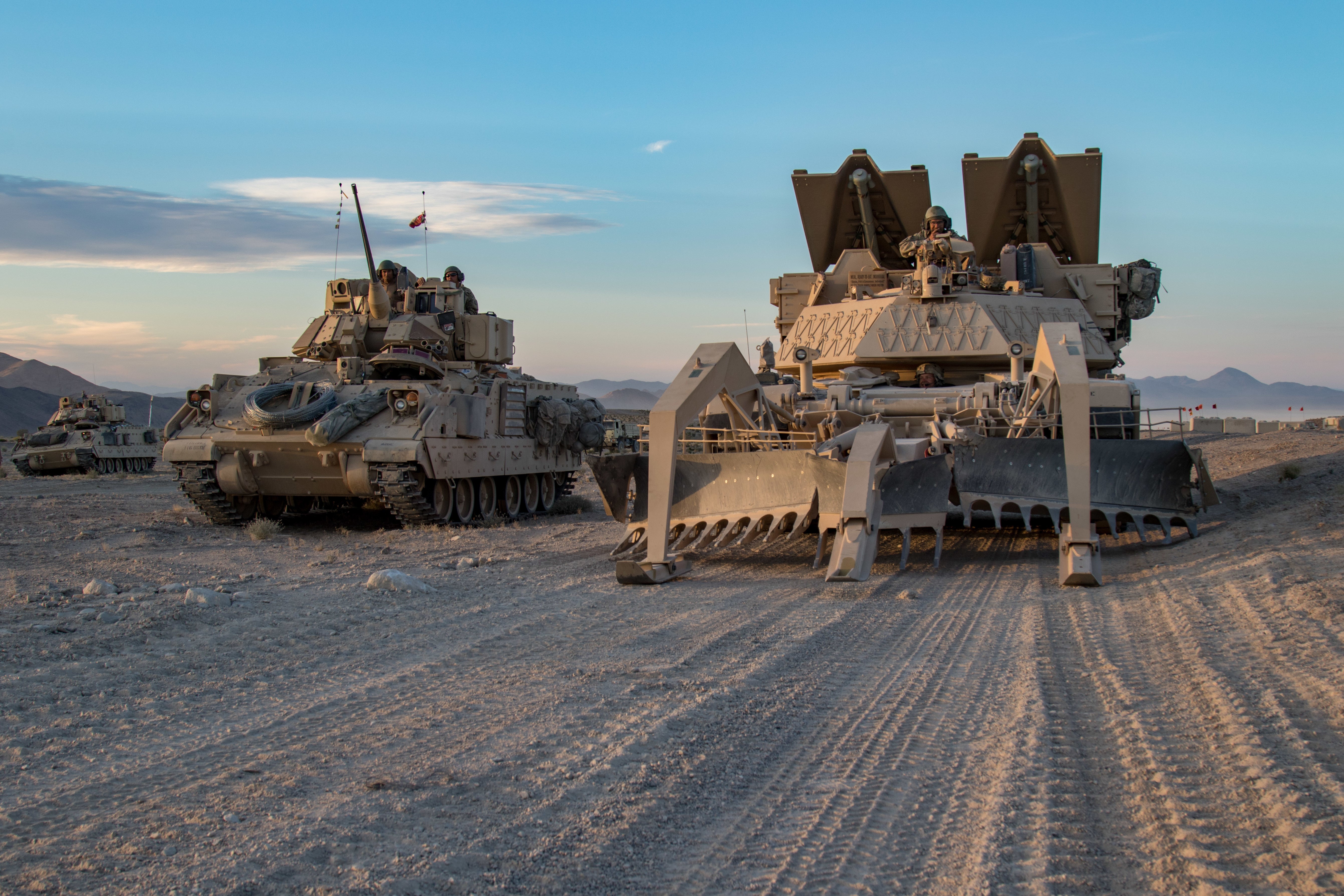 Assault breacher vehicle abv. M1 Assault Breacher vehicle. M1150 Assault Breacher vehicle. M1150 (m1 ABV). M1150 ABV.