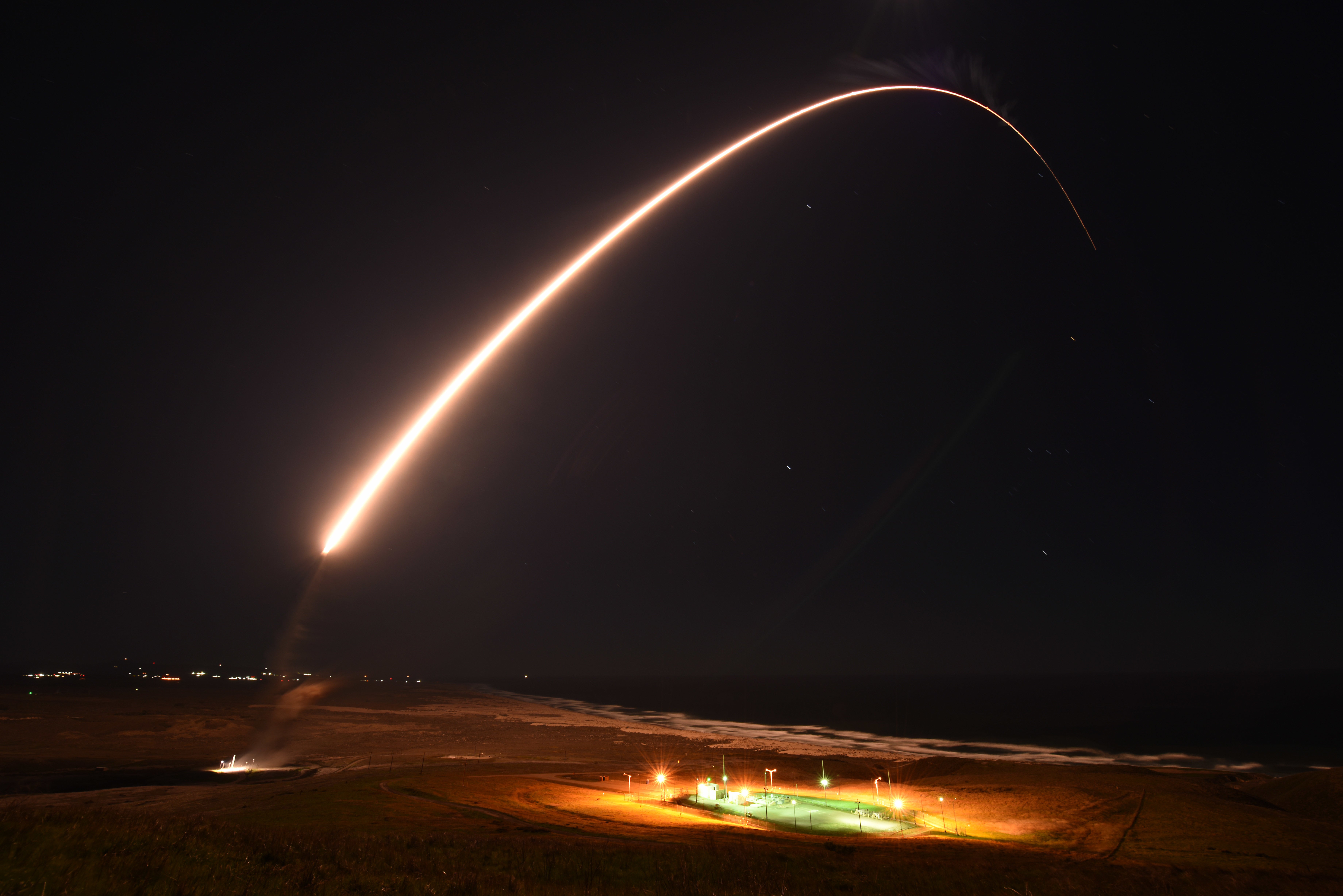 Видео полета ракеты. Ядерная ракета Минитмен 3. INTERCONTINENTAL Ballistic Missile Minuteman III. МБР Minuteman III. Гиперзвуковая ракета Сармат.