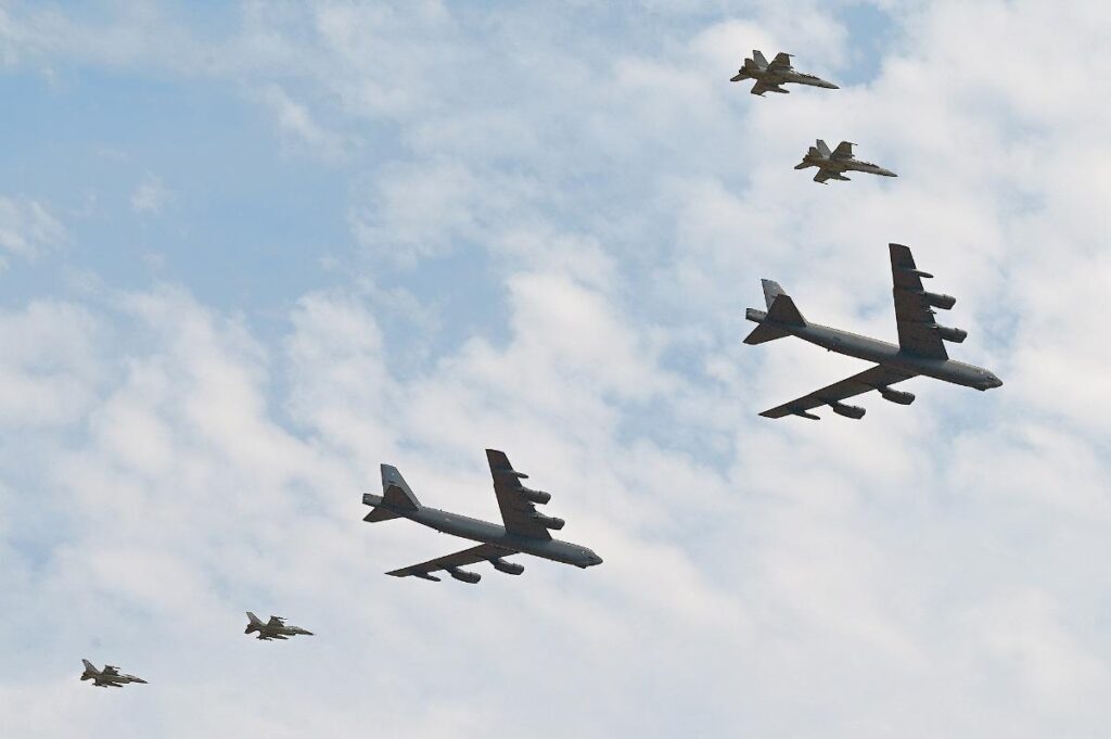 Two U.S. B-52 Stratofortress bombers, two Finnish F/A-18 Hornets and two Romanian F-16s. (Finnish Air Force)