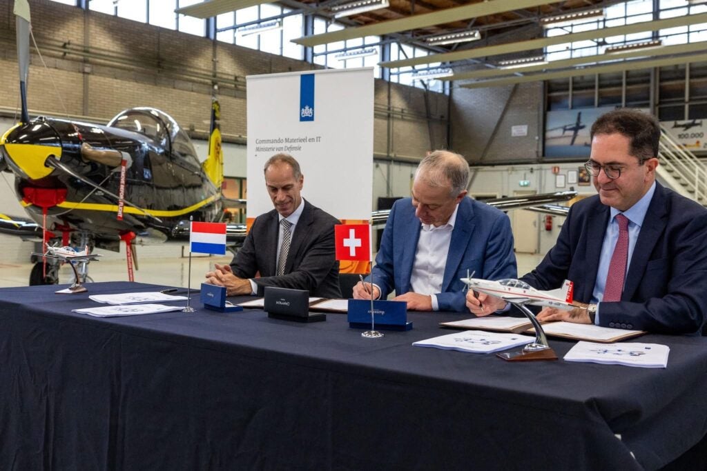 The contract signing for the purchase of the PC-7 MKX (Netherlands Defence Ministry's Materiel and IT Command)